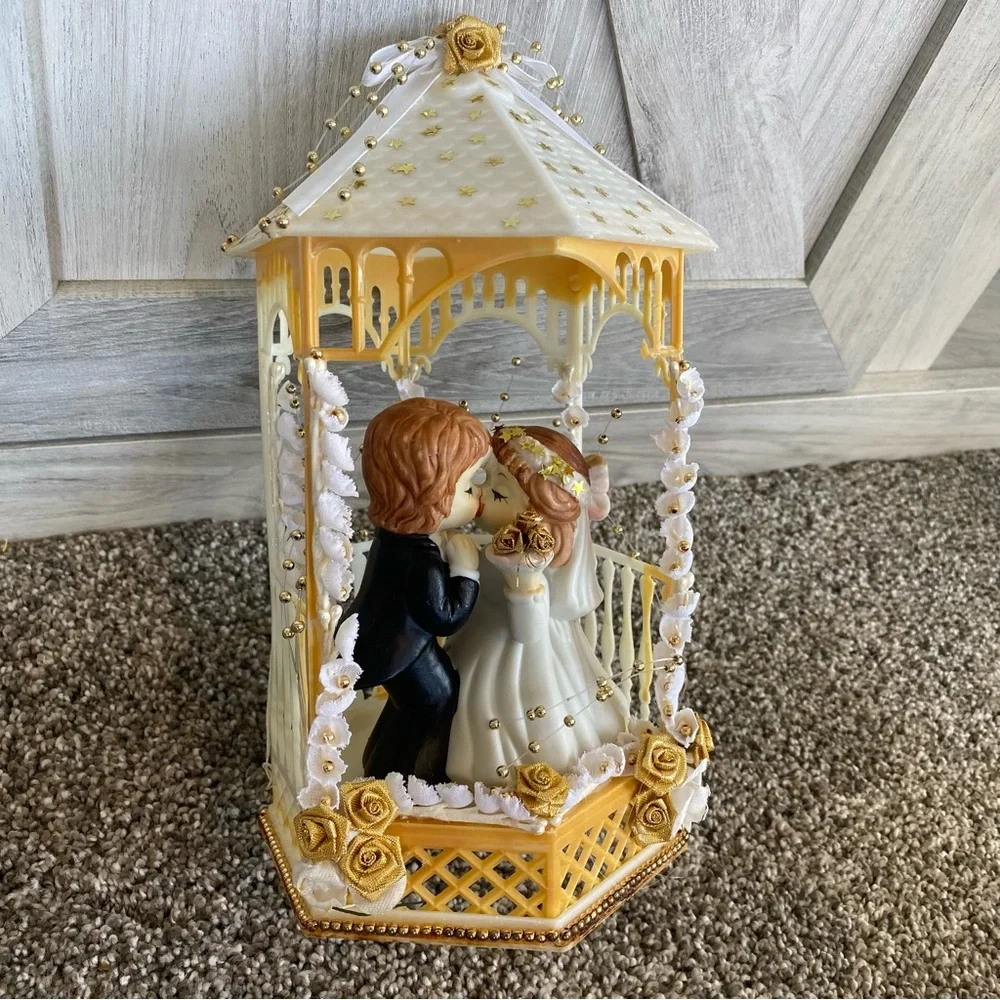 Vintage ~Wedding Cake Topper~Bride &~Groom Brunette Red Heads Ceramic Couple